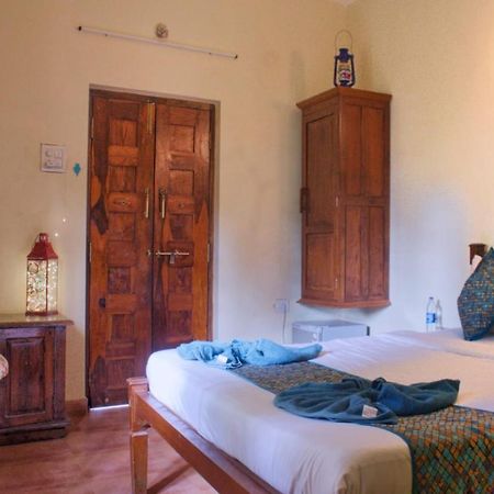 Red Soil Cozy Cottages- Vagator Bagian luar foto