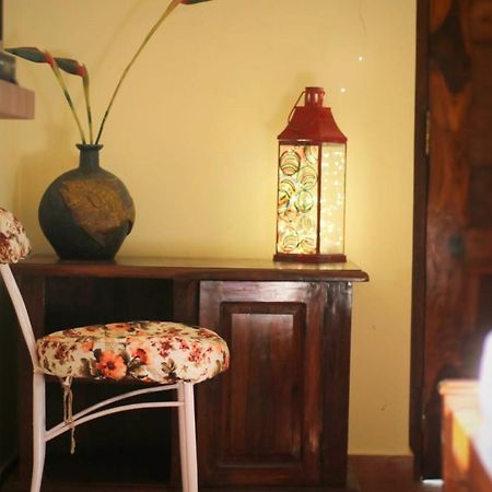 Red Soil Cozy Cottages- Vagator Bagian luar foto