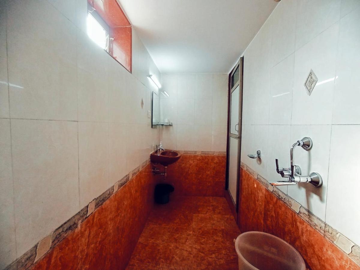 Red Soil Cozy Cottages- Vagator Bagian luar foto