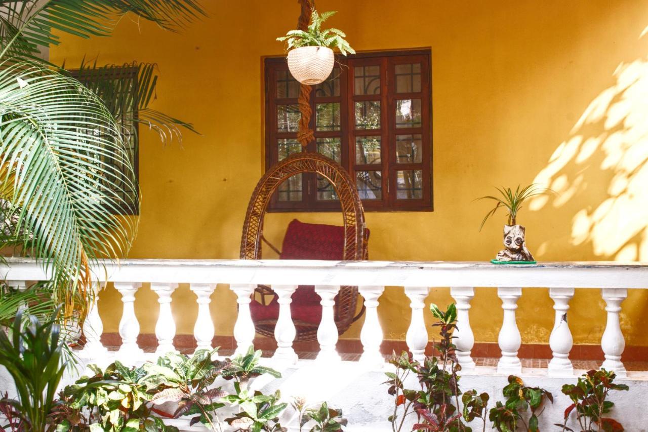 Red Soil Cozy Cottages- Vagator Bagian luar foto