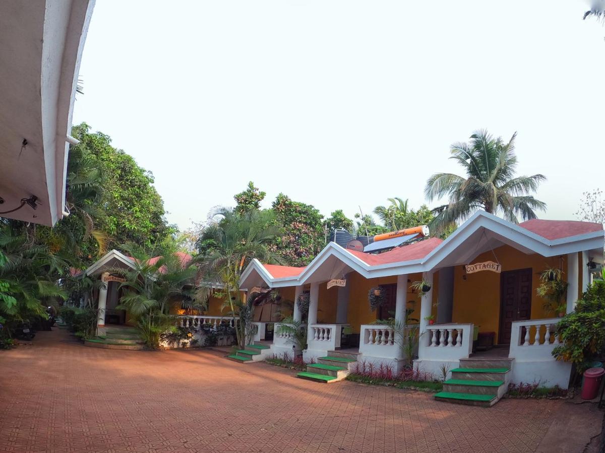 Red Soil Cozy Cottages- Vagator Bagian luar foto
