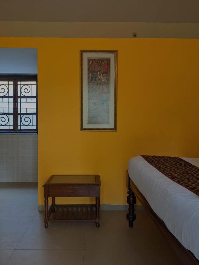 Red Soil Cozy Cottages- Vagator Bagian luar foto